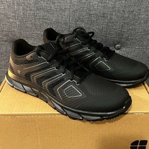 New anti-slippery shoes size 10